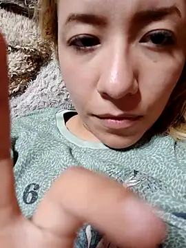 Snapshot of lunaruiz12 chatting on February 18, 2026, 4:10 am lunaruiz12 online show from February 18, 2026, 4:10 am