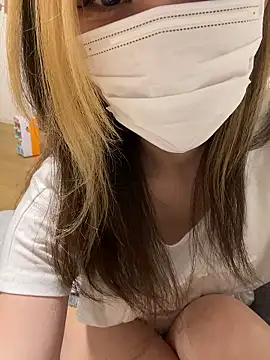 yui  yuichan online show from April 22, 2026, 1:07 pm