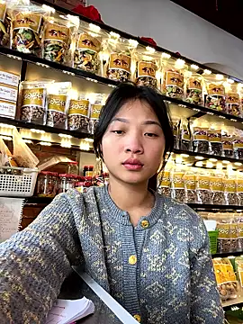 Lyn-be99 online show from April 2, 2026, 7:48 am