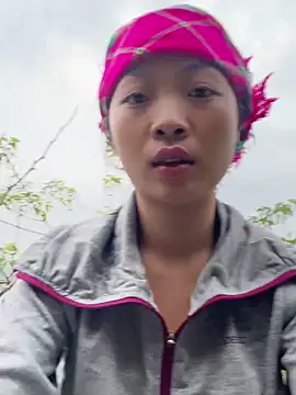 Snapshot of Lyn-be99 chatting on February 24, 2026, 12:33 am Lyn-be99 online show from February 24, 2026, 12:33 am