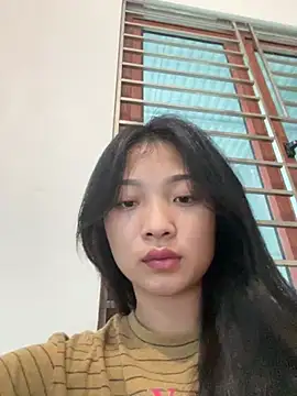 Snapshot of Lyn-be99 chatting on February 23, 2026, 12:56 am Lyn-be99 online show from February 23, 2026, 12:56 am