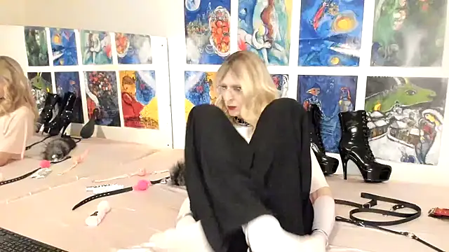 Miaxma online show from April 17, 2026, 7:49 pm