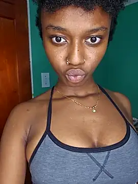 CashmerQueen online show from April 14, 2026, 6:24 pm