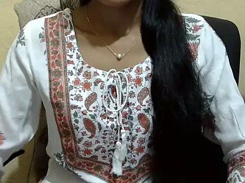 Snapshot of Khushi_v chatting on February 16, 2026, 3:32 pm Khushi v online show from February 16, 2026, 3:32 pm