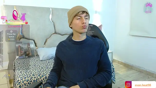 EVAN TAY online show from April 9, 2026, 3:08 am