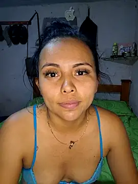 Daniela Cruz  online show from April 14, 2026, 10:15 pm