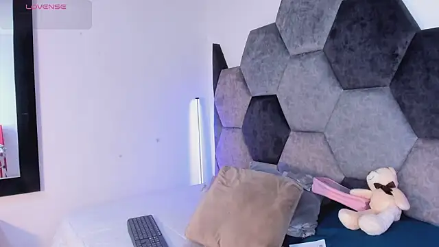 DulceJones online show from February 20, 2026, 10:01 pm