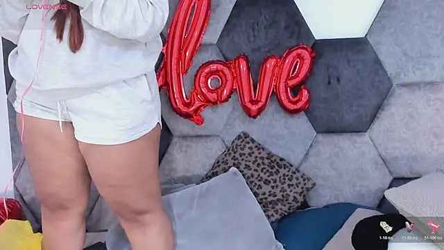 DulceJones online show from February 12, 2026, 8:19 pm