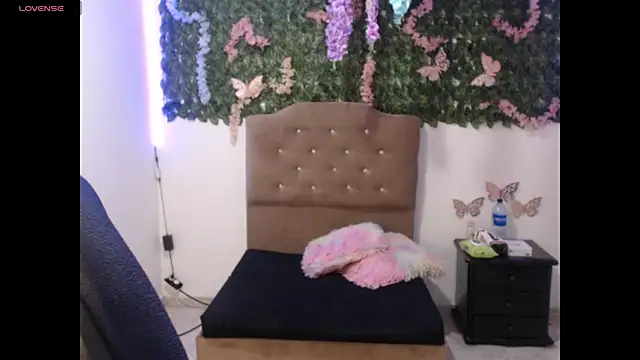 adara cute 69 online show from May 12, 2026, 7:09 pm