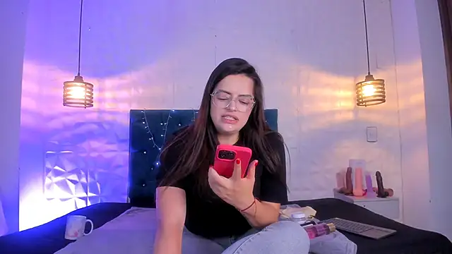 samantha foxyy online show from April 7, 2026, 10:50 am