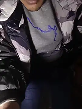 Snapshot of Medo_king1 chatting on March 3, 2026, 6:37 pm Medo king1 online show from March 3, 2026, 6:37 pm