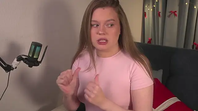 Snapshot of Agatha_Gris chatting on February 28, 2026, 9:14 pm Agatha Gris online show from February 28, 2026, 9:14 pm