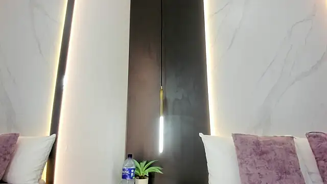 valeryn  rosse online show from February 8, 2026, 1:14 am