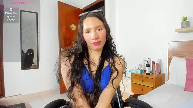 valeryn  rosse online show from March 29, 2026, 2:35 am