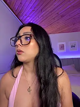 Snapshot of Violetta_pinkk1 chatting on February 1, 2026, 4:11 am Violetta pinkk1 online show from February 1, 2026, 4:11 am