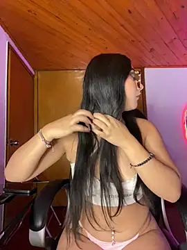 Snapshot of Violetta_pinkk1 chatting on February 6, 2026, 4:08 am Violetta pinkk1 online show from February 6, 2026, 4:08 am