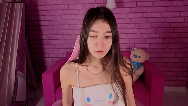 Snapshot of Nicole_Brownie chatting on February 2, 2026, 2:32 am Nicole Brownie online show from February 2, 2026, 2:32 am