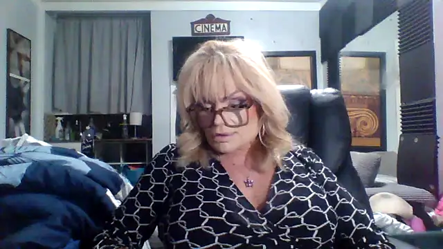 starandsky online show from April 24, 2026, 2:02 am