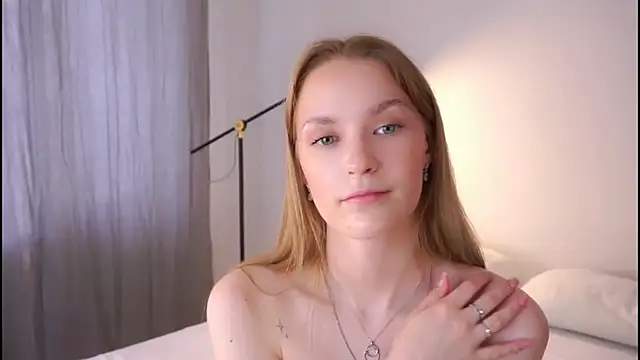 Snapshot of HellenSpelly chatting on February 1, 2026, 10:24 am HellenSpelly online show from February 1, 2026, 10:24 am