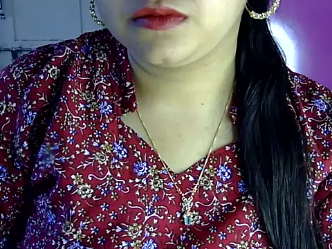 Snapshot of Cute_Aliyaa chatting on July 1, 2026, 11:32 am Cute Aliyaa online show from July 1, 2026, 11:32 am