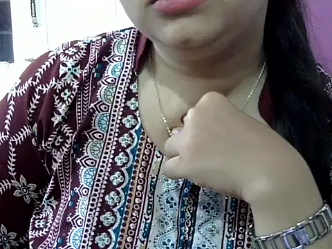 Cute Aliyaa online show from April 22, 2026, 12:34 pm