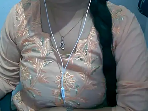 Cute Aliyaa online show from March 17, 2026, 9:56 am