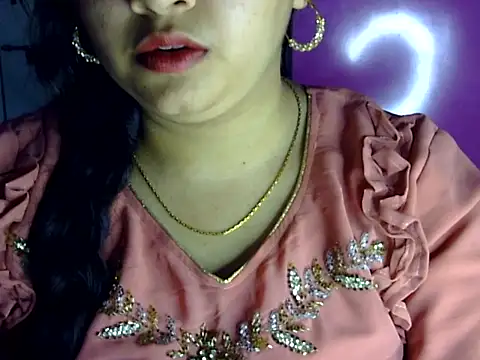 Snapshot of Cute_Aliyaa chatting on July 10, 2026, 1:33 pm Cute Aliyaa online show from July 10, 2026, 1:33 pm