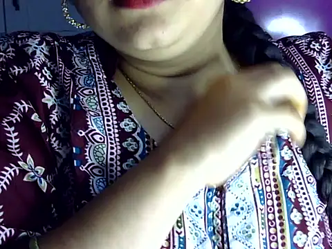 Snapshot of Cute_Aliyaa chatting on July 8, 2026, 1:45 pm Cute Aliyaa online show from July 8, 2026, 1:45 pm