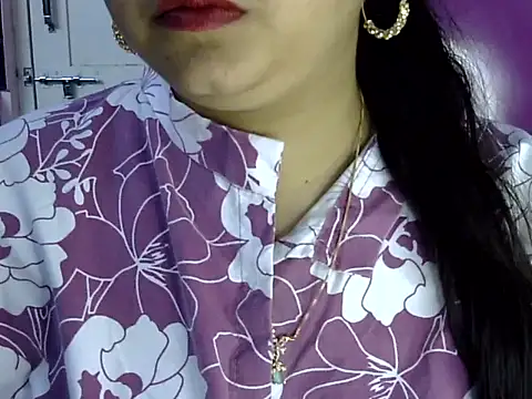 Snapshot of Cute_Aliyaa chatting on June 24, 2026, 2:04 pm Cute Aliyaa online show from June 24, 2026, 2:04 pm