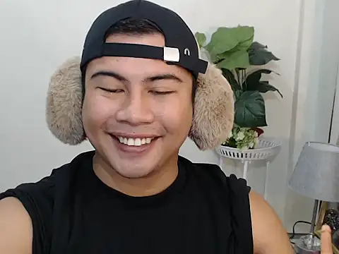 Snapshot of beraldick chatting on February 23, 2026, 3:52 am beraldick online show from February 23, 2026, 3:52 am