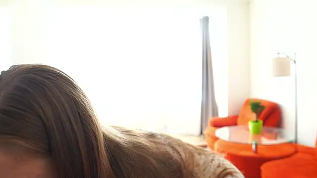 SharaNewbern online show from April 14, 2026, 10:42 am