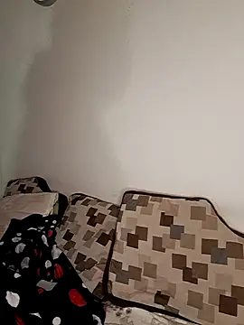 Snapshot of Yasmine_love chatting on February 11, 2026, 9:36 pm Yasmine love online show from February 11, 2026, 9:36 pm