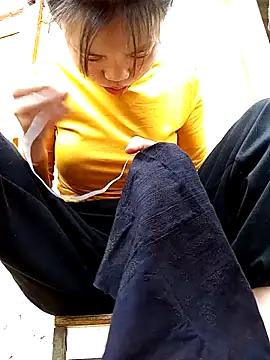 derylove  online show from March 19, 2026, 2:11 am