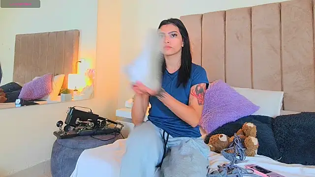 Snapshot of LANA_LARSEN chatting on February 28, 2026, 11:43 am LANA LARSEN online show from February 28, 2026, 11:43 am