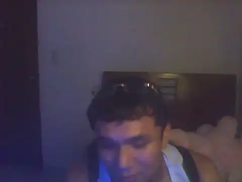 CreamKingg online show from April 16, 2026, 3:29 am