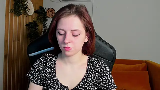 Snapshot of FreyaVey chatting on February 6, 2026, 5:25 am FreyaVey online show from February 6, 2026, 5:25 am