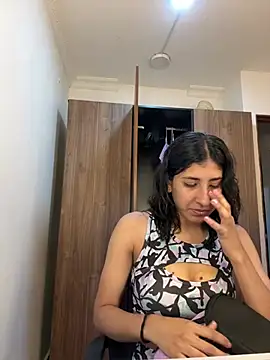 Violet rousse7 online show from March 6, 2026, 12:05 am