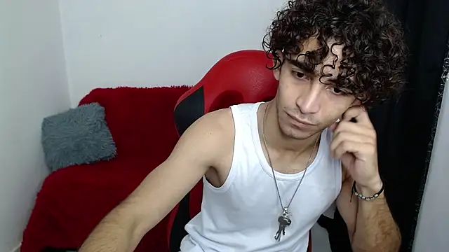 Snapshot of Caius_fox chatting on February 7, 2026, 11:18 am Caius fox online show from February 7, 2026, 11:18 am