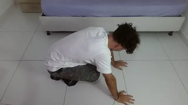 Snapshot of Caius_fox chatting on February 22, 2026, 11:23 am Caius fox online show from February 22, 2026, 11:23 am