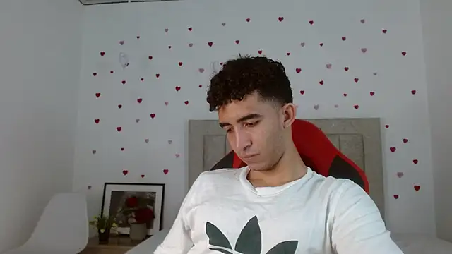 Caius fox online show from March 26, 2026, 12:03 pm