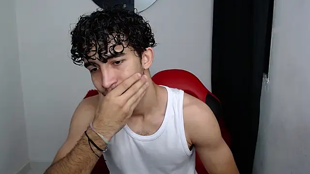 Snapshot of Caius_fox chatting on February 12, 2026, 11:21 am Caius fox online show from February 12, 2026, 11:21 am