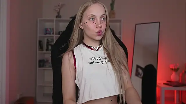 Snapshot of Appr0ved_ chatting on February 14, 2026, 3:12 pm Appr0ved online show from February 14, 2026, 3:12 pm