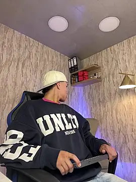 Snapshot of Dominik_Souza chatting on February 21, 2026, 1:46 pm Dominik Souza online show from February 21, 2026, 1:46 pm