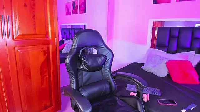 Isabella Moon9 online show from March 9, 2026, 2:09 pm