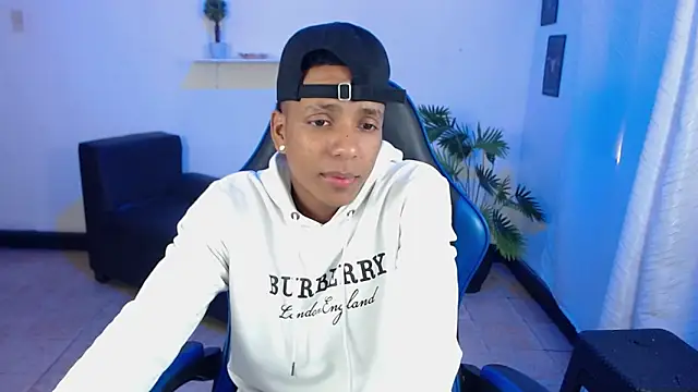 ostinn18 online show from March 13, 2026, 2:11 pm