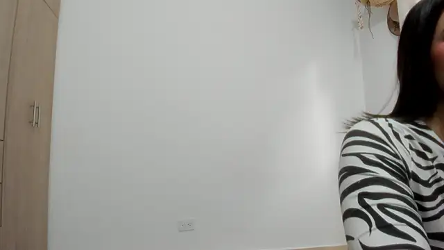 Hannakitten77 online show from March 5, 2026, 10:37 pm