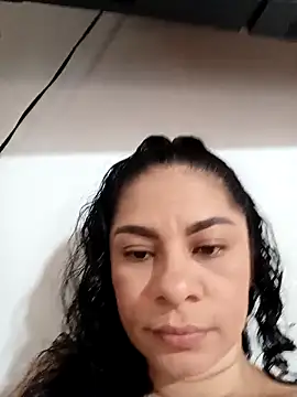 Snapshot of luna_pinky chatting on March 1, 2026, 4:40 pm luna pinky online show from March 1, 2026, 4:40 pm