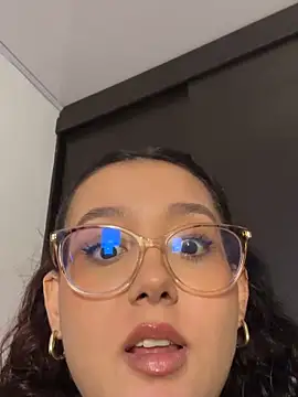 Snapshot of kittysophie_ chatting on February 1, 2026, 11:03 pm kittysophie online show from February 1, 2026, 11:03 pm