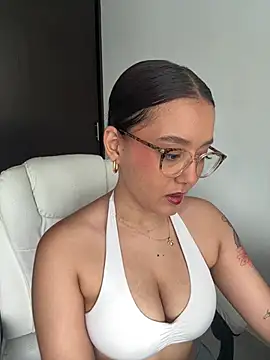 Snapshot of kittysophie_ chatting on February 6, 2026, 2:57 pm kittysophie online show from February 6, 2026, 2:57 pm