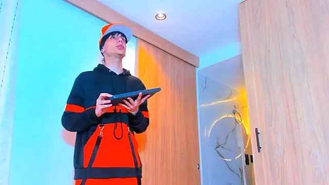 TheBatMansion online show from February 6, 2026, 10:28 pm